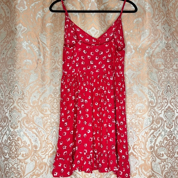 Size Small Red floral dress - Picture 3 of 3